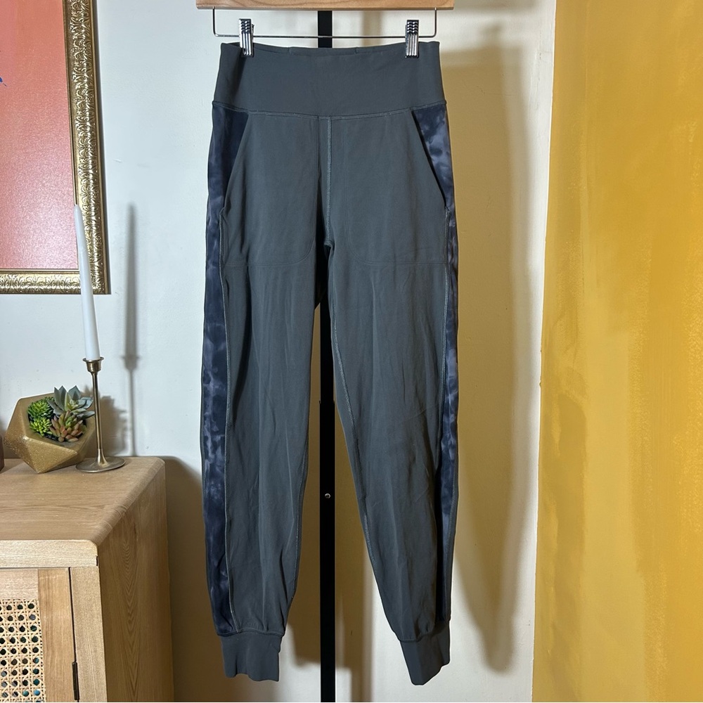 Lululemon Align Joggers *Track Stripe Graphite Grey / Diamond‎ Dye Pitch Size 6
